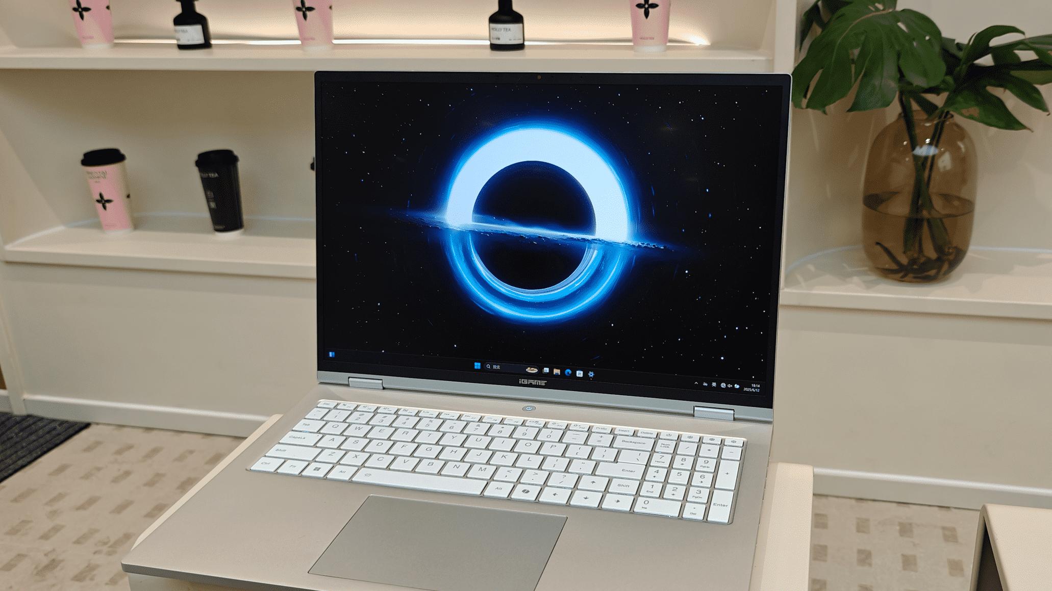 轻薄电竞新选择：七彩虹iGame M16 Ultra双配置笔记本深度推荐