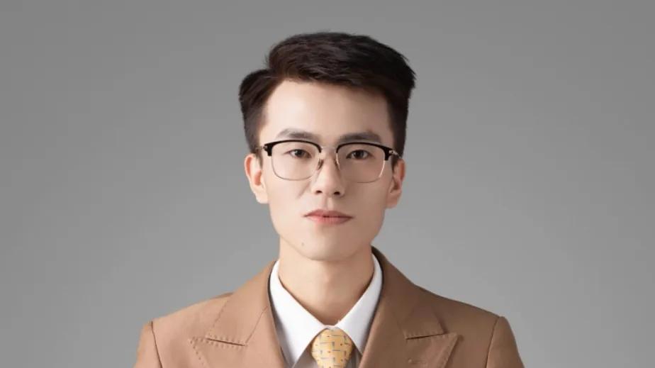 苦难淬炼的诗意：洪绍乾的创作历程与精神图谱