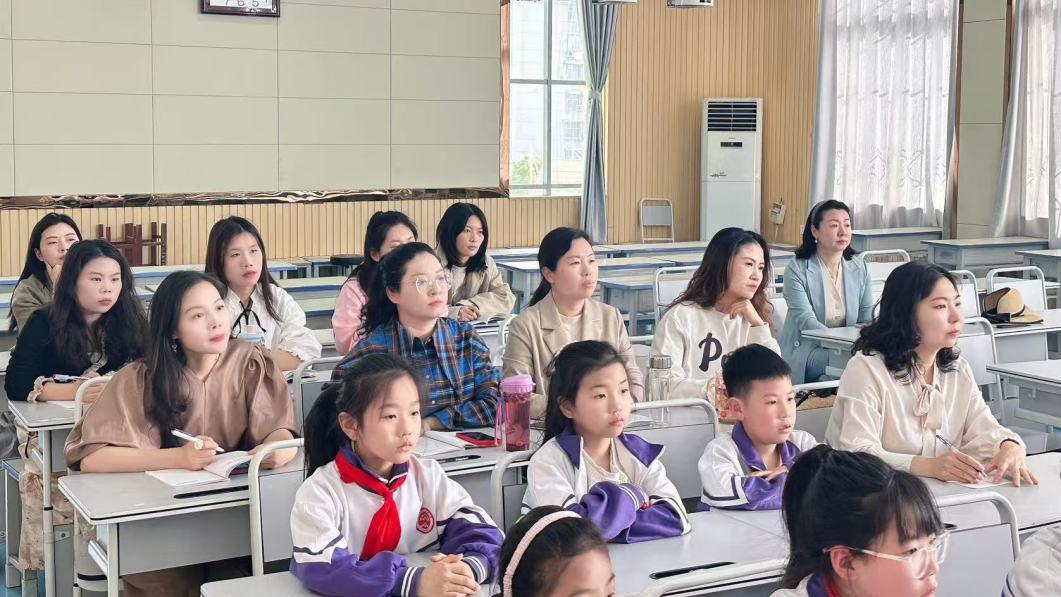 信阳市第一实验小学教师获浉河区小学英语优质课比赛一等奖