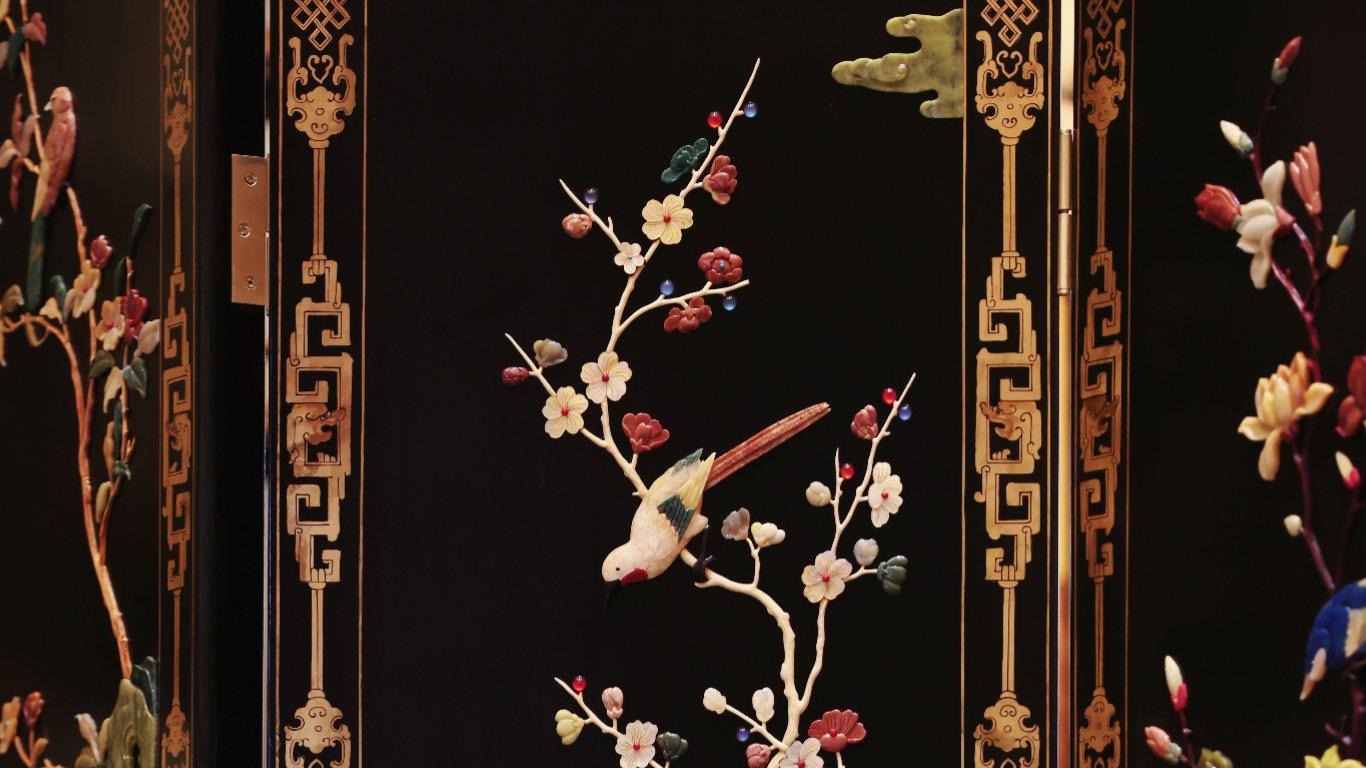 宝聚光华，百宝嵌花鸟围屏