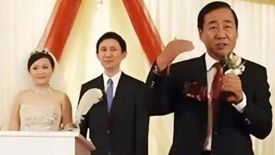 江青的后代现状如何？她的外孙事业有成，娶了薄一波的外孙女