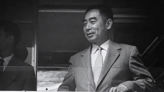 1976年熊向晖接到叶选基电话后，吩咐妻子：把叶帅给的茅台拿出来