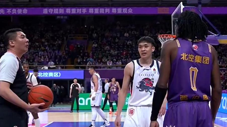 邱彪太固执，山东高速男篮惜败背后，正是邱彪过于固执的相信防守