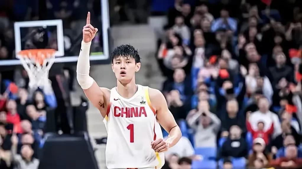 中国男篮全力备战世预赛，新一届阵容呼之欲出，周琦曾凡博领衔！