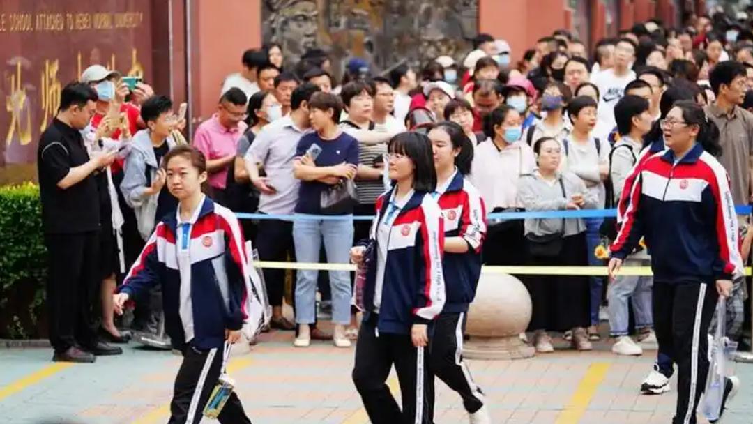 仅3天! 河北高考选科报考开启, 2025多少考生参加夏季高考即将揭晓