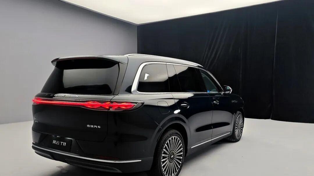强势进军增程大六座SUV市场——静态棚拍品鉴奇瑞风云T11