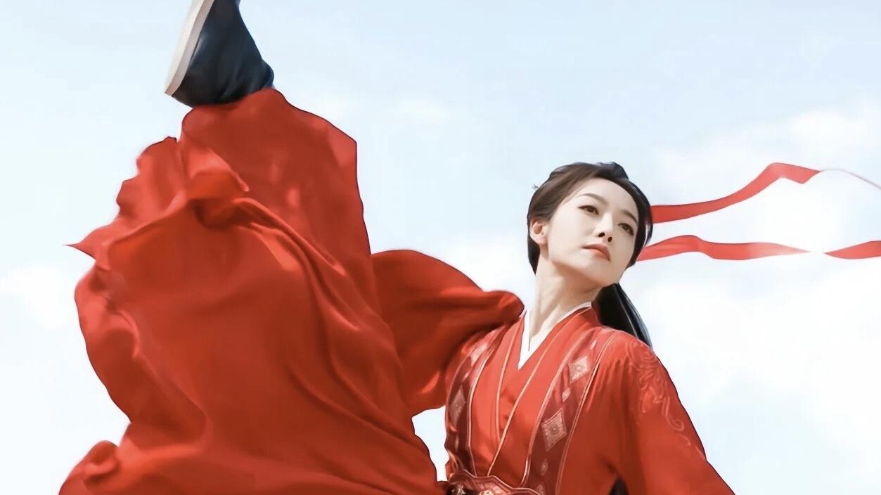 宋茜24码裤腰争议：当敬业精神撞上健康红线