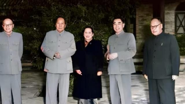 毛泽东24岁少年照片问世：被珍藏30余年，风华正茂目光坚毅！