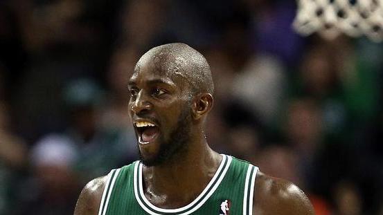 32岁浓眉已经送出1815次盖帽，你知道32岁邓肯和加内特多少盖帽吗