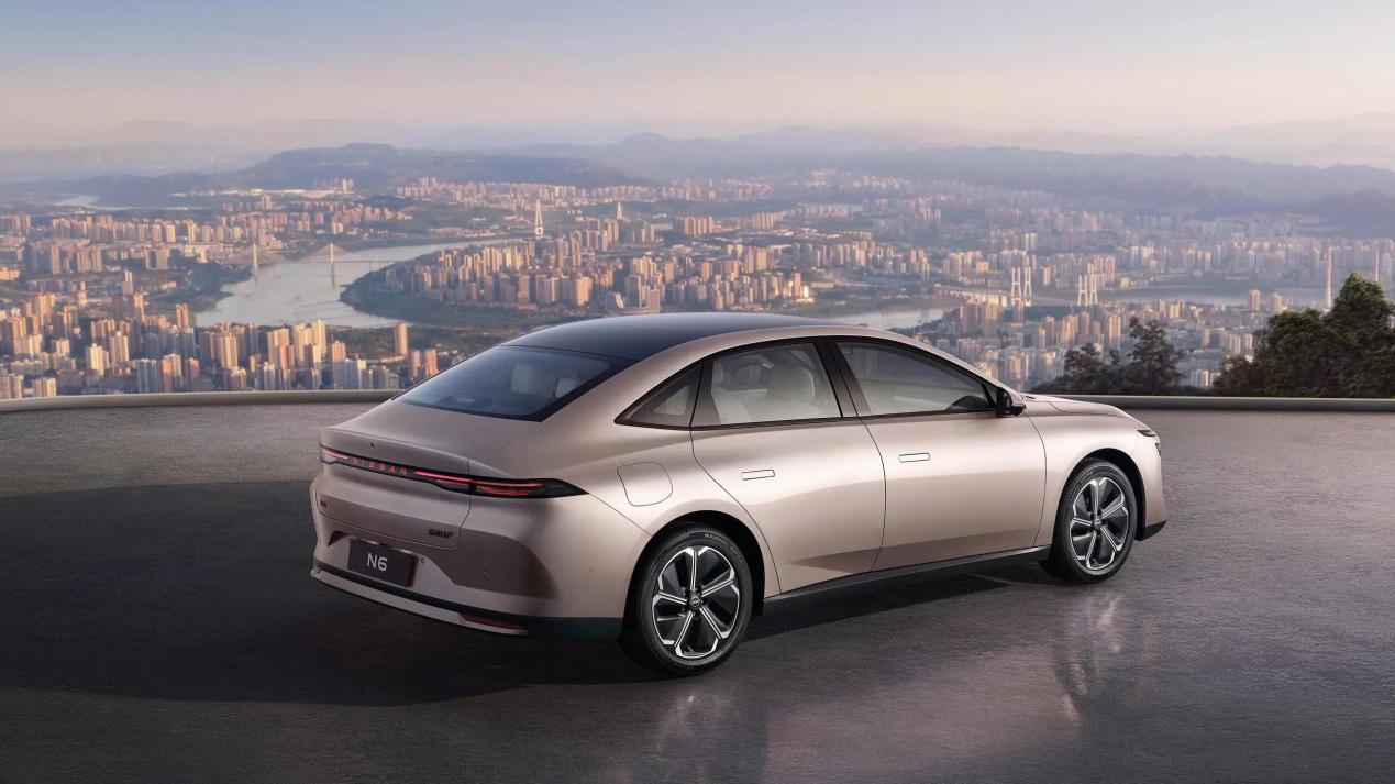 日产N6携180km纯电续航+无套路质保，硬刚秦L/银河A7