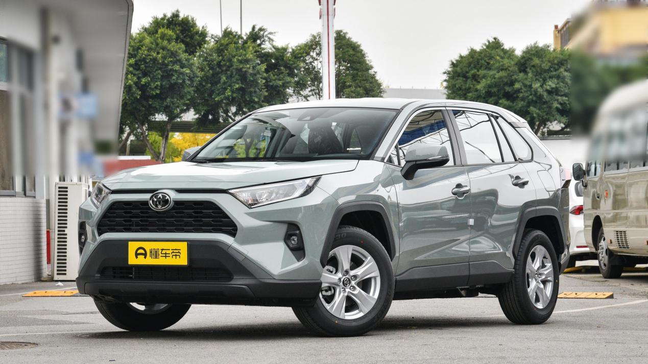 预算16万，买领克01还是丰田RAV4？看完对比，答案一目了然