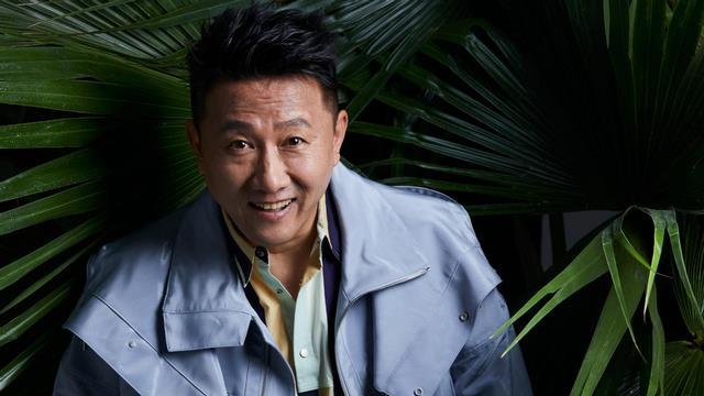 惊艳网友 ! 这俩居然是夫妻 , 八竿子打不到一起 , 结婚