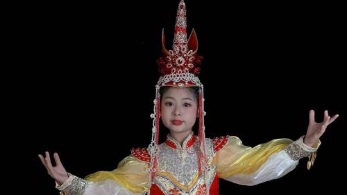 中国内地童星詹恩琦个人全新单曲《雄鹰的思念》火爆出炉