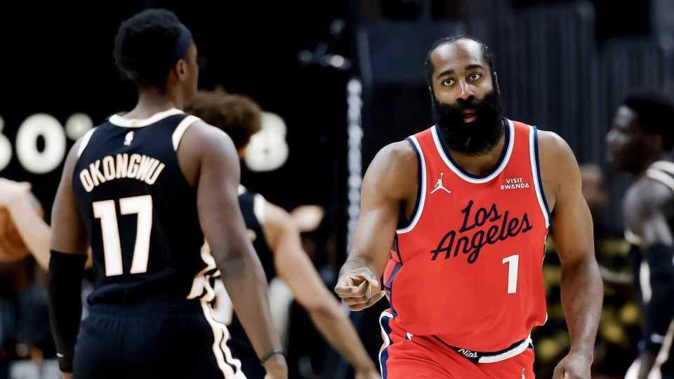 快船重压之下爆发终结五连败！登卡合砍48分 送走保罗遭老鹰全场嘲笑