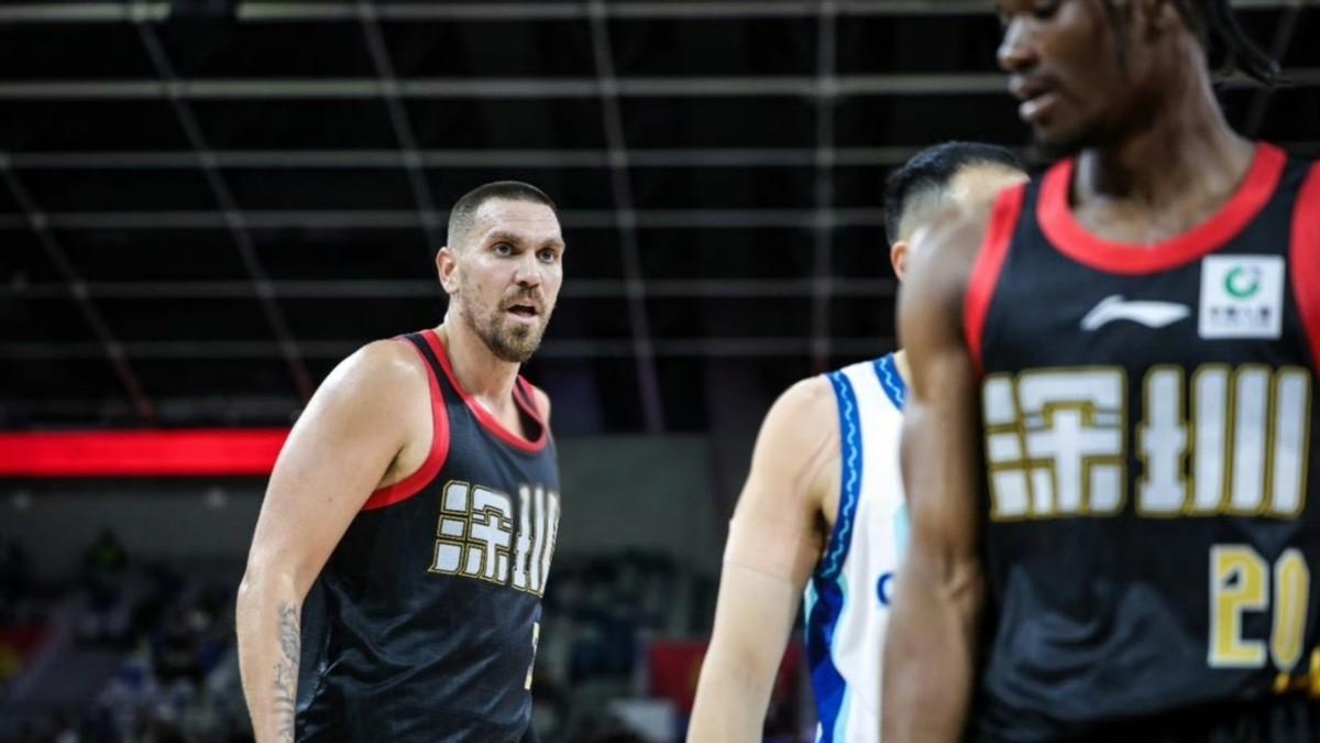 12分大胜，没有杨瀚森也能赢！青岛队集体爆发，杀进4强机会大增