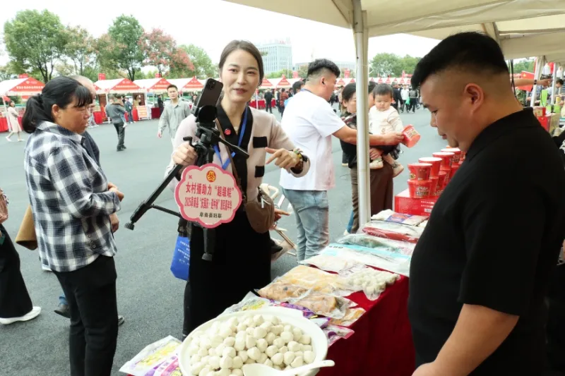 阜南妇联：活动赋能“超级皖”双节嘉年华 惠民实践绘就幸福图景