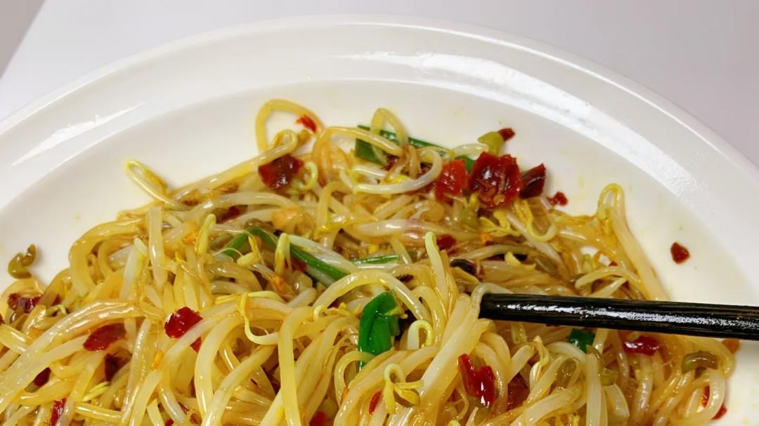 巨巨巨好吃的醋溜绿豆芽！5分钟搞定开胃神器，全家抢着吃