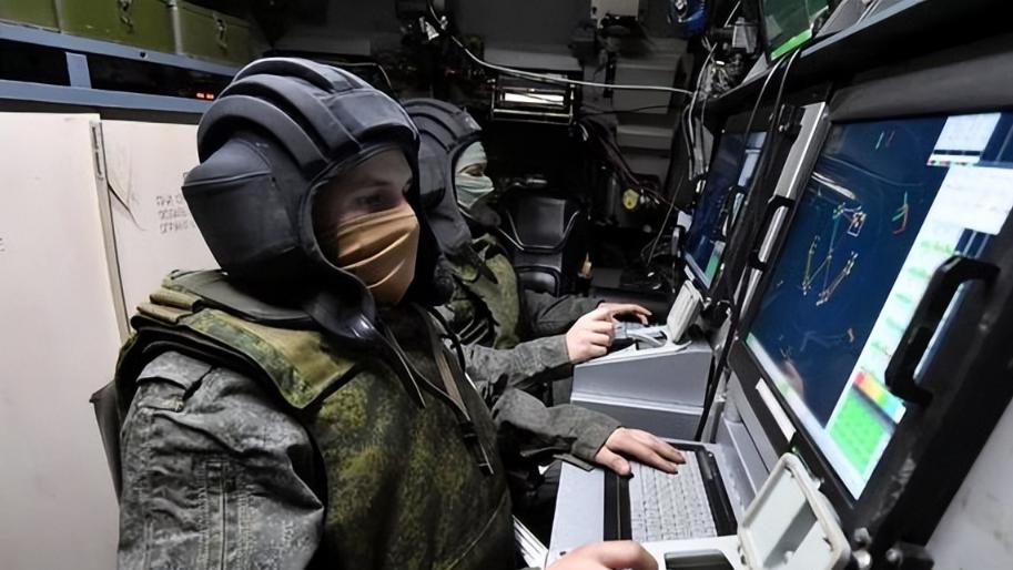 百架无人机夜袭莫斯科：胜利日前夕的空中博弈