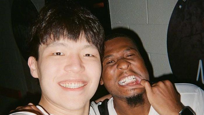 无须担心，主帅弃用瀚森多为无奈之举，王治郅点出小杨最大短板