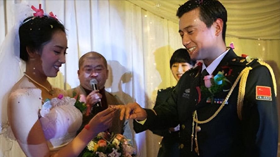 戏里父女戏外夫妻：徐洪浩刘晓洁的16年错位人生