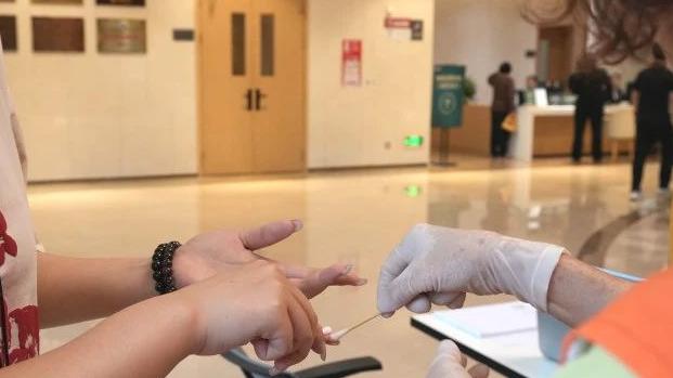 爱心涌动，热血暖城——无偿献血活动温暖落幕