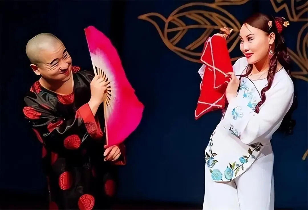 八竿子打不着的两人，竟然是夫妻？这4对明星夫妻太让人意外了吧