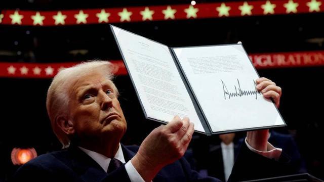 抢不到钱的美国已经疯了! 当心美国狗急跳墙，特朗普会发动战争吗