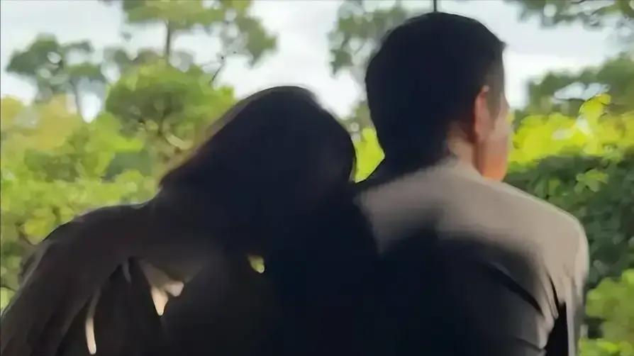 主持人王冠晒婚后生活，自己包地种菜满满成就感，否认有儿子