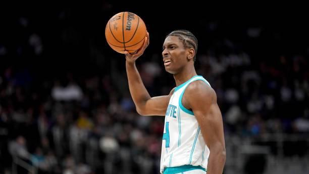 黄蜂为内线新星迪亚巴特提供标准合同