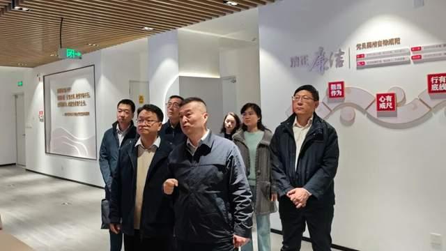 天津市国资委党委副书记原战船深入劝华集团调研