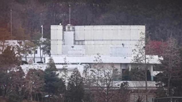 尹锡悦“失踪”？韩国警方全面搜寻，总统或已出逃！