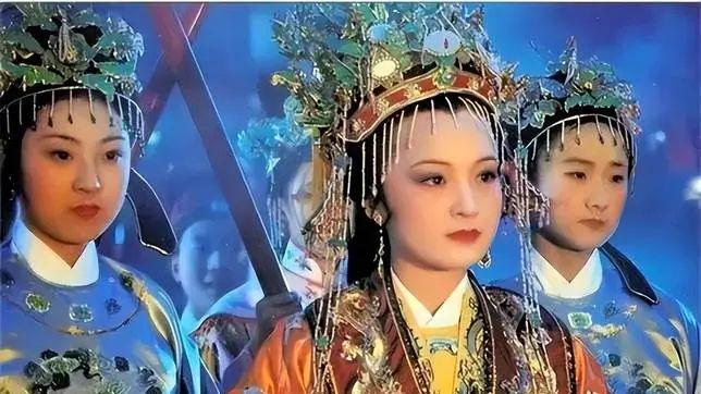 黛玉去世前，贾母和元春密信不断