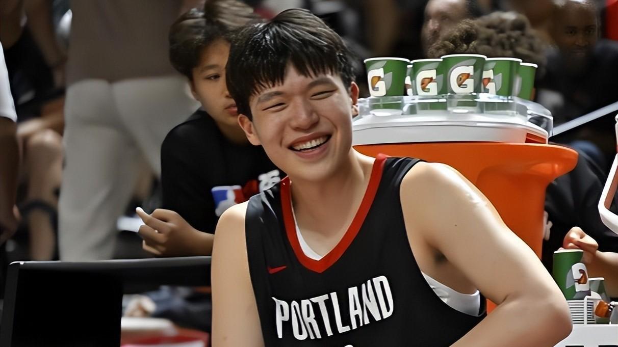 杨瀚森曝光第一，压库里超詹姆斯，他真成顶流了？