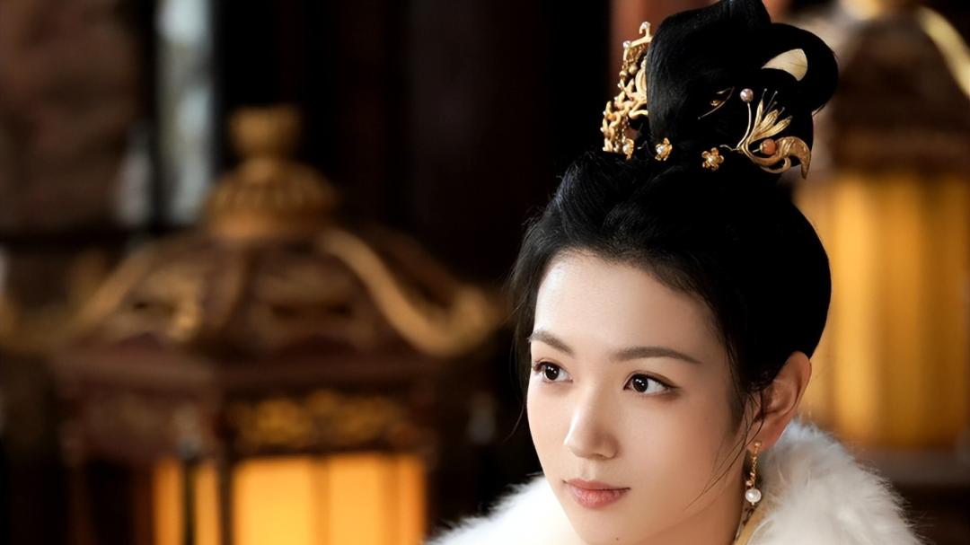《白月梵星》告诉观众，女主颜值和演技不够，就别怪女二太抢眼