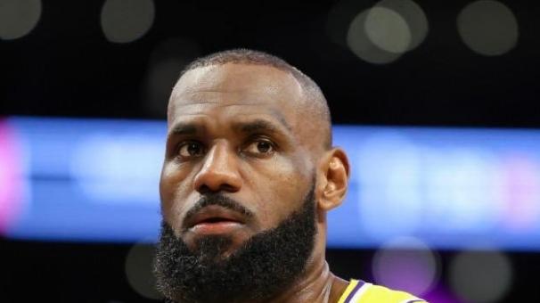 詹姆斯已经离队！湖人更新伤病报告，明天多人缺席