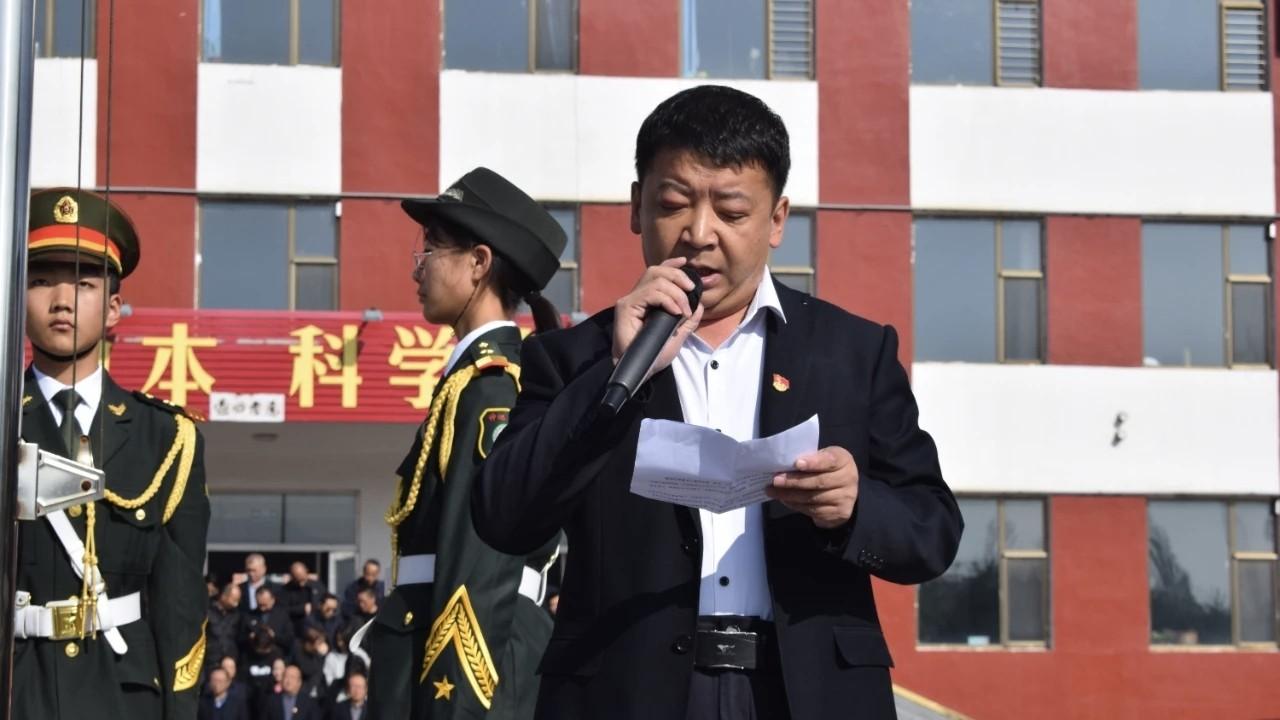 强化纪律管理 共筑文明校园——神池一中举行纪律管理强化主题升旗仪式