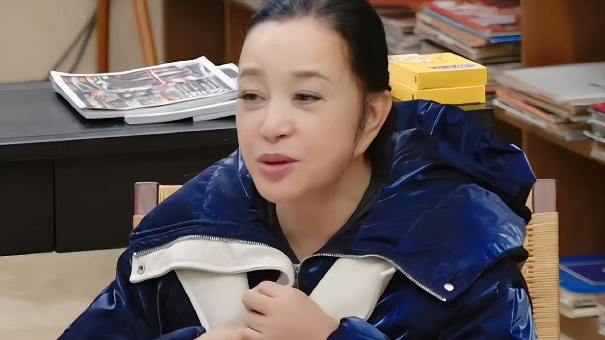 倪萍打听李连杰身体状况，蔡明曝光真相，向太对着刘晓庆贴脸开大