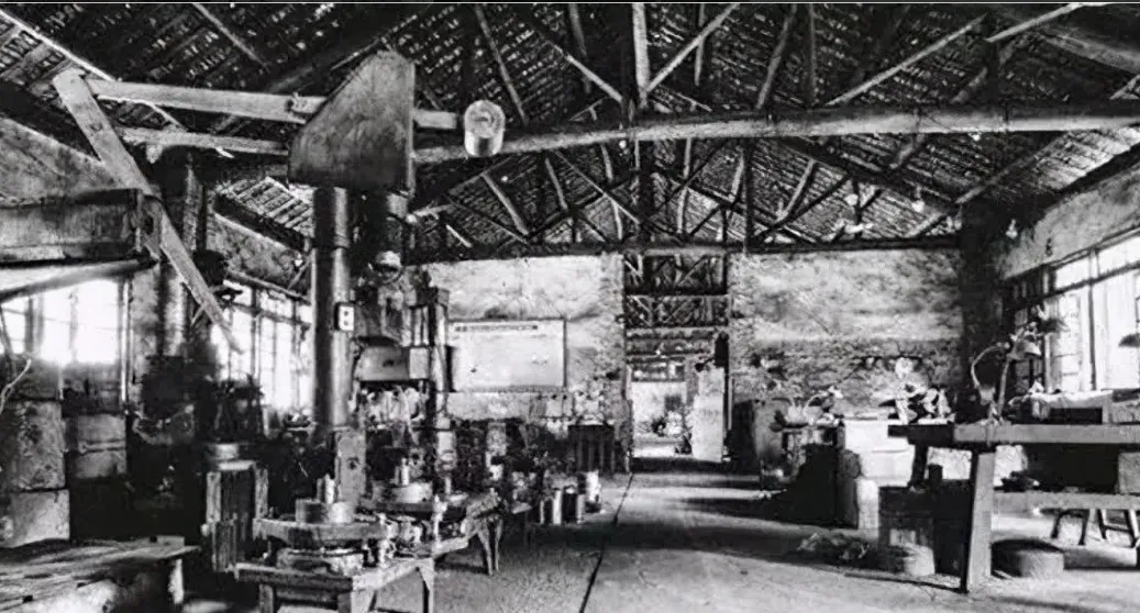 沈阳一女子带3斤黄金去银行，换成钱后，员工给她倒了一杯水，没一会，警察局长来了