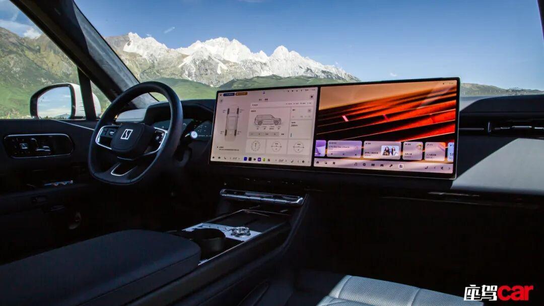 当科技与力量共振，这台SUV重新定义了“旗舰”——试驾极氪9X