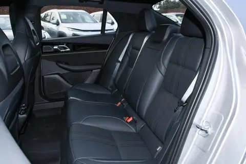 预算15万，工薪族想买燃油车，第三代领克03可以看看