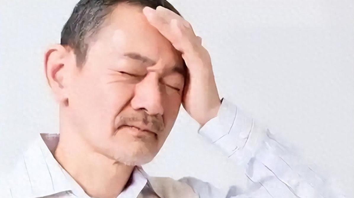 顶尖选手倒下仅差300米，高强度训练的风险有多大？