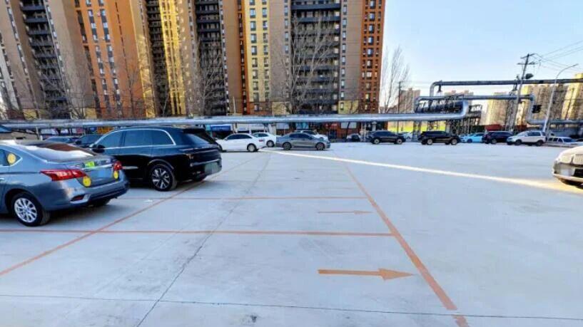 沈阳三好街原恒大和平郡地块已变成停车场