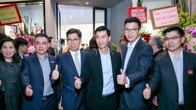 佛山首富之子：逃离接班，自立门户，靠扫大街赚来110亿