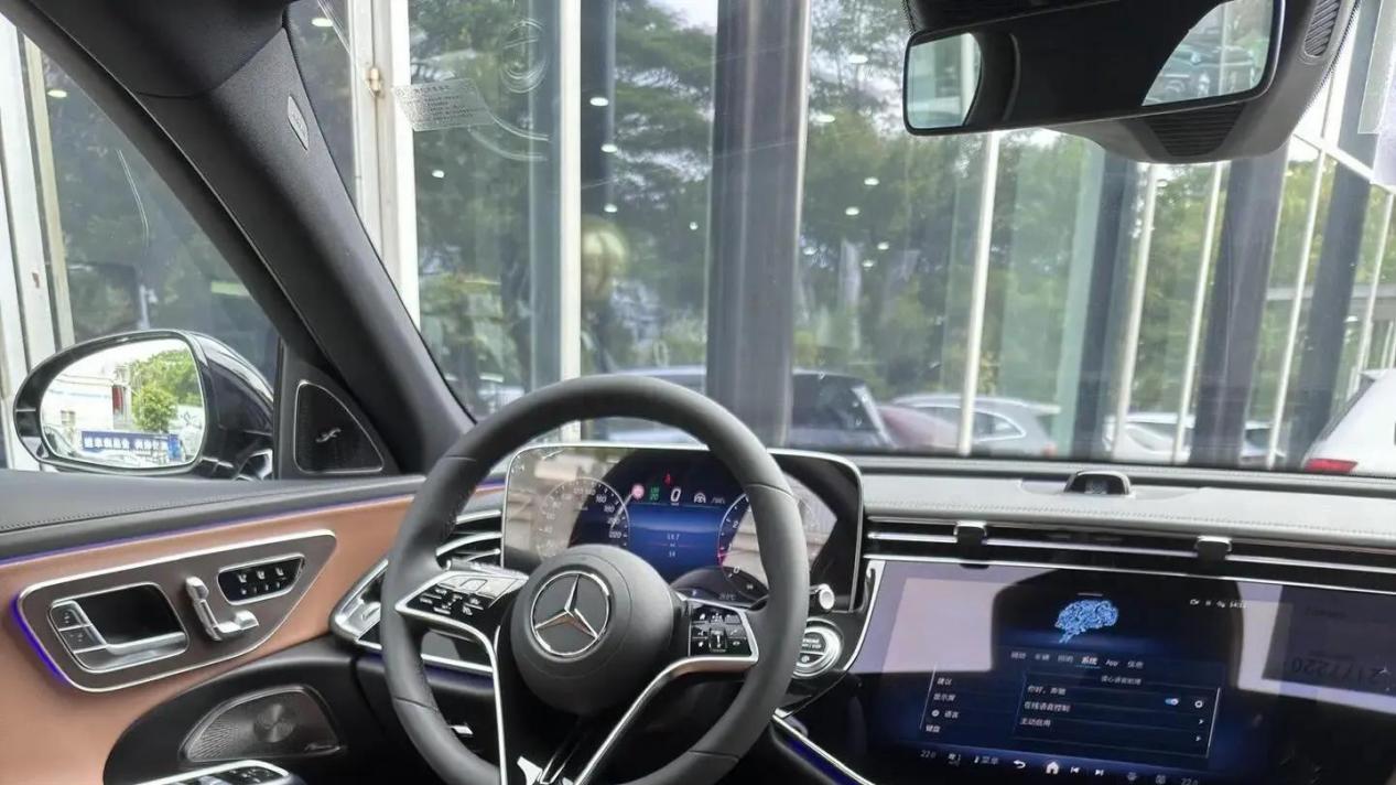 豪车市场大地震！奔驰全系狂降12万，月销破1.6万台？