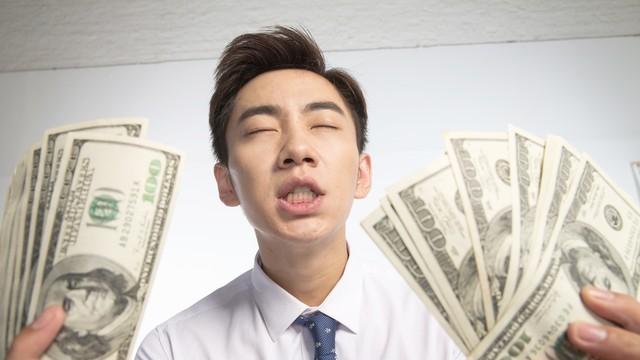 发现一个奇怪现象：越是着急赚快钱的人，往往最后连小钱都赚不到