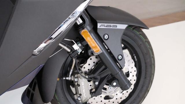 摩旅踏板新标杆，2025款力刻318GT250，配13L油箱，油耗3L