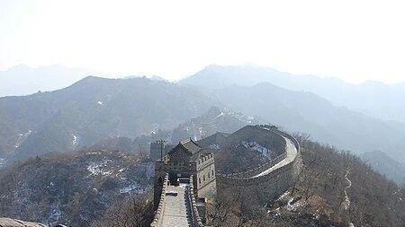 长城一共修了多长时间？最长有多长？起了多大作用？