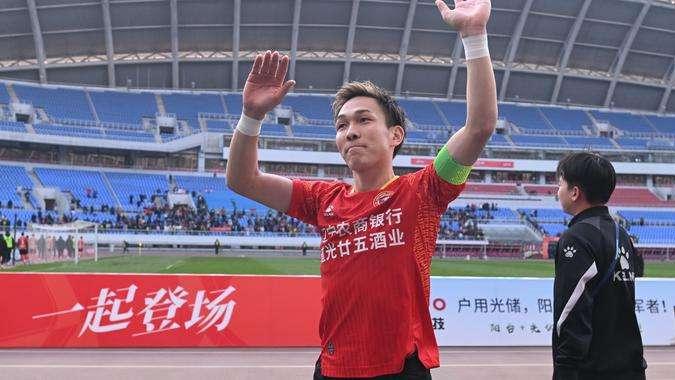 辽宁铁人引援消息：还有大动作，据说将签德佩+维蒂尼奥