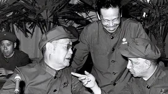 粟裕性情谦和，1971年因一事发火：林彪死了，军事战术也错了？
