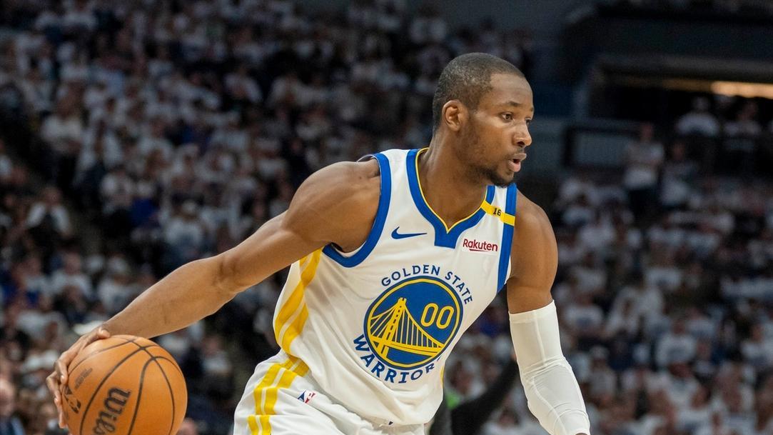 NBA前瞻，布伦森战胜塔图姆，走出库里伤病，勇士否极泰来